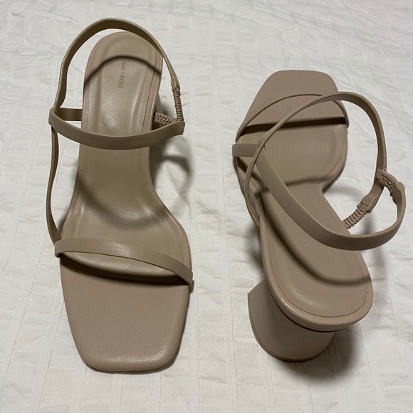 Oak + Fort Heeled Sandals - Picture 6 of 8